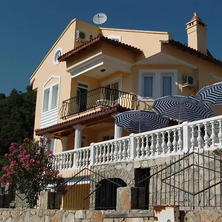 Kadyanda With Private Pool And Games Vila Beykoyu